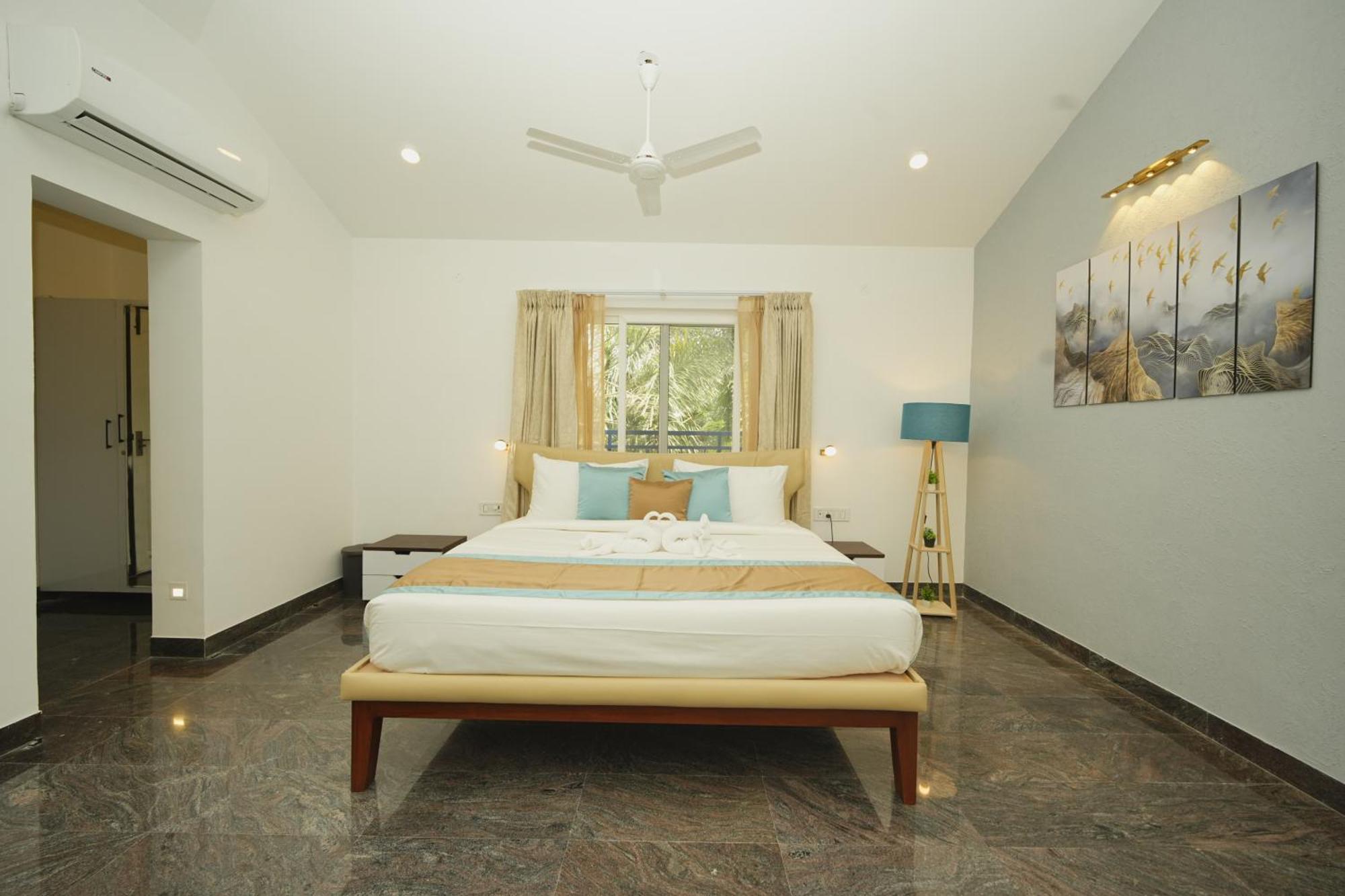 Bay Breeze Hotel