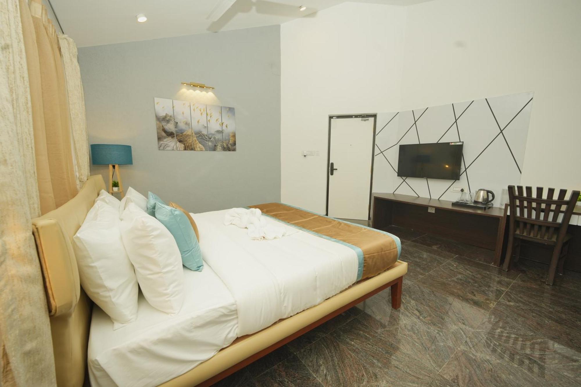 Bay Breeze Hotel