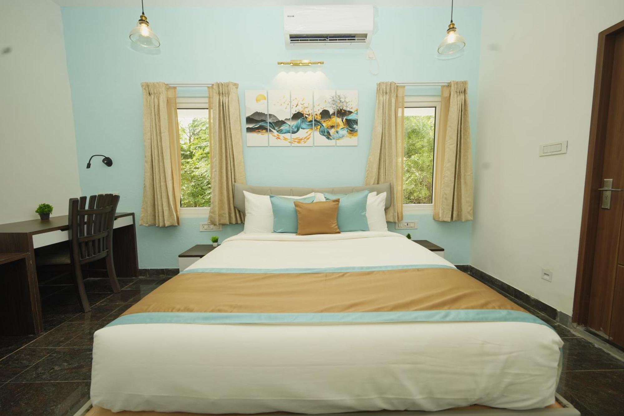 Bay Breeze Hotel 2*